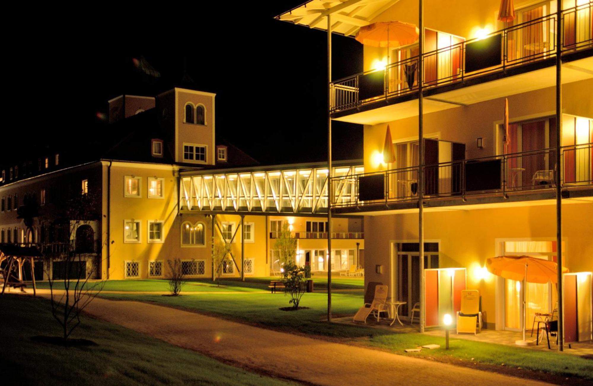 Optimamed Gesundheitsresort Bad Wimsbach Exterior photo